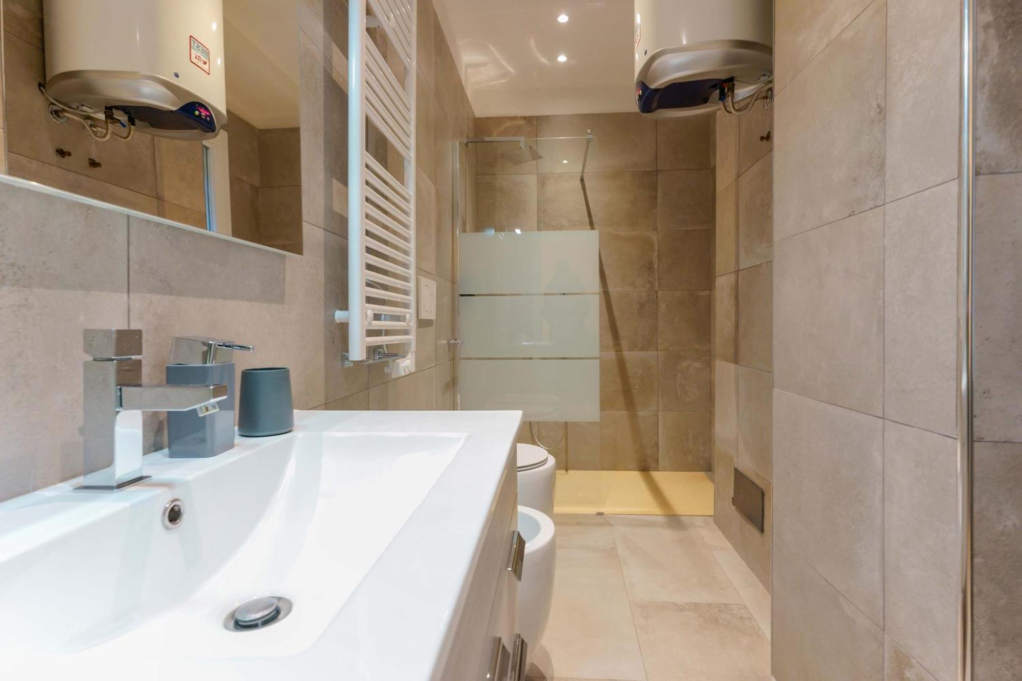 Sette Chiese Apartments Болоня Екстериор снимка